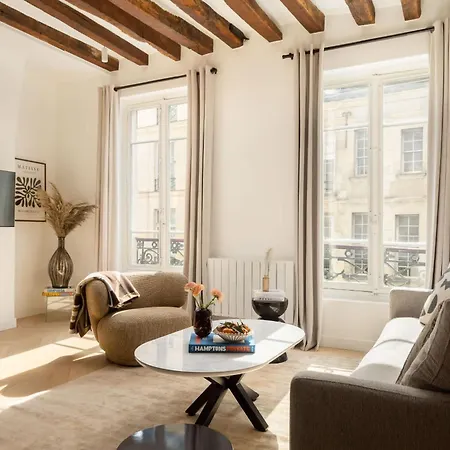 Marais Gem 2br 6p Apartment