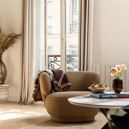 Marais Gem 2br 6p Apartment *